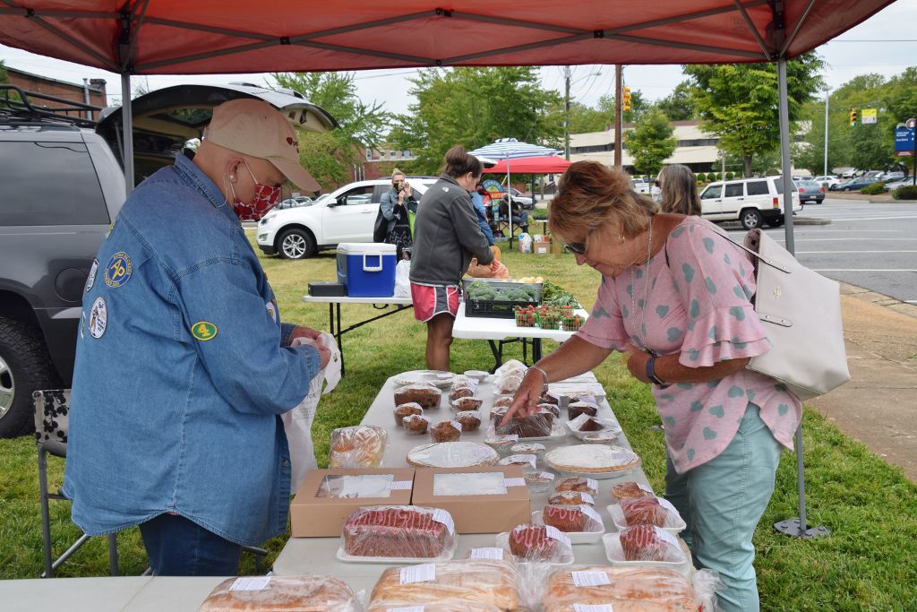 5-13-20 farmers market 010 (1024x683).jpg